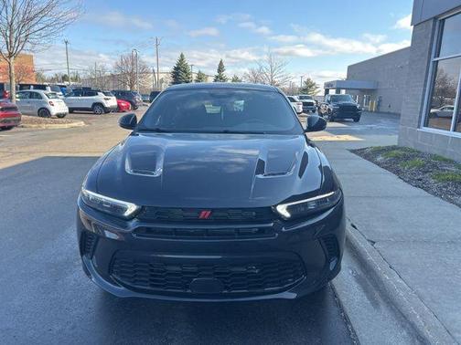 8 BALL 2024 Dodge Hornet GT