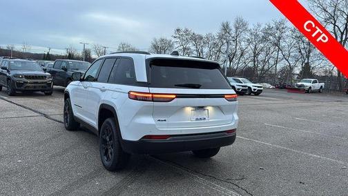 Bright White Clearcoat 2026 Jeep Grand Cherokee Laredo