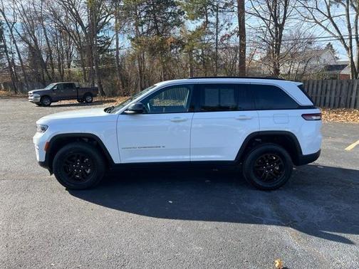 2024 Jeep Grand Cherokee Laredo