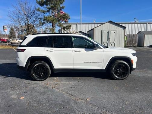 2024 Jeep Grand Cherokee Laredo