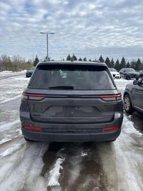 2024 Jeep Grand Cherokee Laredo