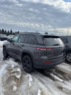 2024 Jeep Grand Cherokee Laredo