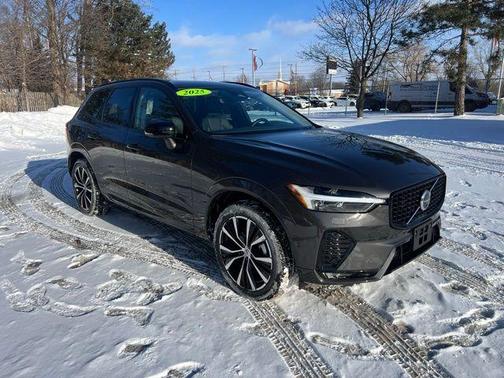 2025 Volvo XC60 B5 Plus