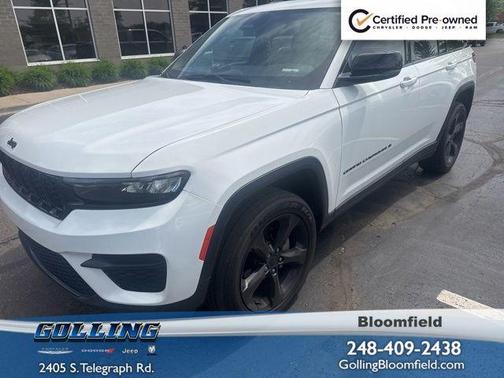 Bright White Clearcoat 2024 Jeep Grand Cherokee Laredo