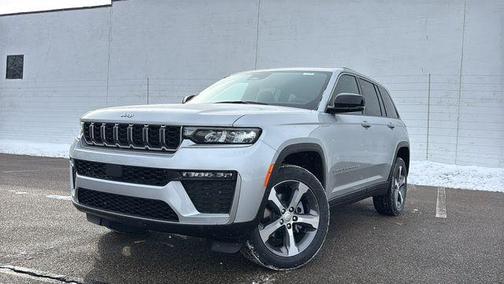 Silver Zynith 2026 Jeep Grand Cherokee Limited
