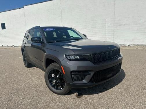 2024 Jeep Grand Cherokee Laredo