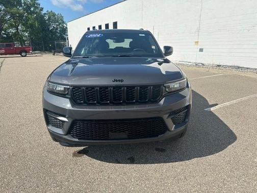 2024 Jeep Grand Cherokee Laredo