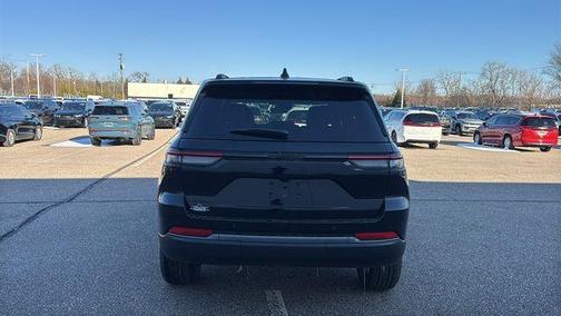 2026 Jeep Grand Cherokee Laredo