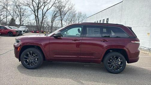 Velvet Red Pearlcoat 2026 Jeep Grand Cherokee Limited