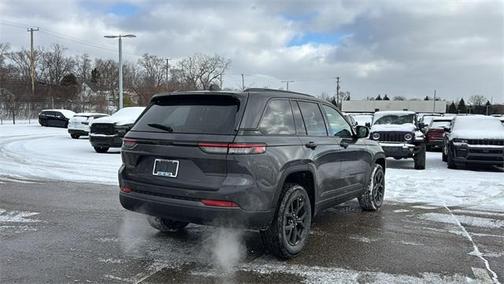 2026 Jeep Grand Cherokee Laredo