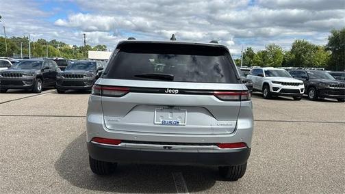 2025 Jeep Grand Cherokee Laredo