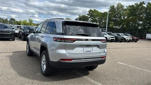 2025 Jeep Grand Cherokee Laredo