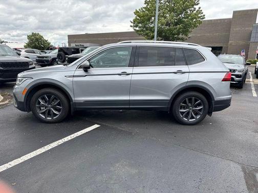 Pyrite Silver Metallic 2022 Volkswagen Tiguan 2.0T SE