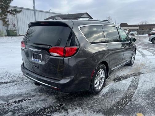 2018 Chrysler Pacifica Touring-L Plus