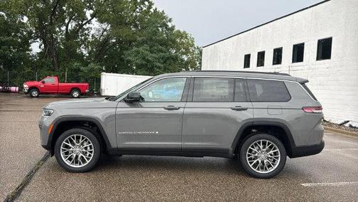 Sting Gray Clearcoat 2027 Jeep Grand Cherokee L Limited