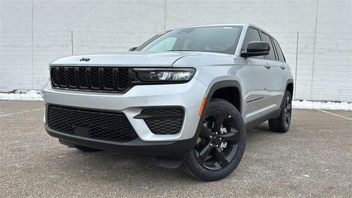2025 Jeep Grand Cherokee Laredo