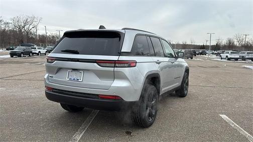 2025 Jeep Grand Cherokee Laredo