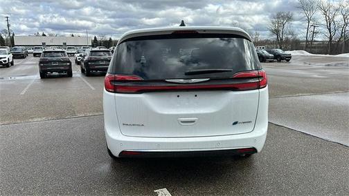 2025 Chrysler Pacifica Hybrid Select