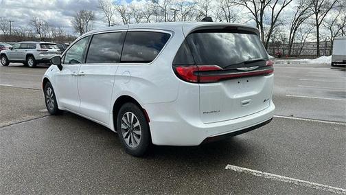 2025 Chrysler Pacifica Hybrid Select