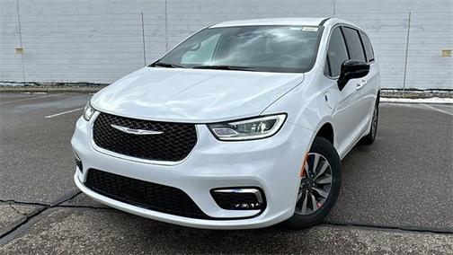 2025 Chrysler Pacifica Hybrid Select