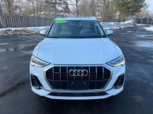 2025 Audi Q3 45 S line Premium