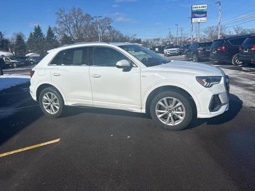 2025 Audi Q3 45 S line Premium