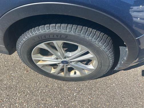 Blue Metallic 2018 Ford Escape SE