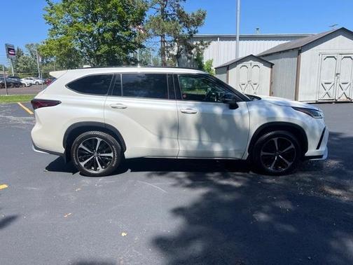 2021 Toyota Highlander XSE