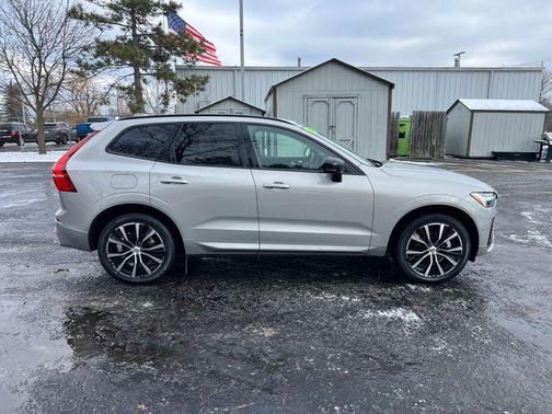 2025 Volvo XC60 B5 Plus