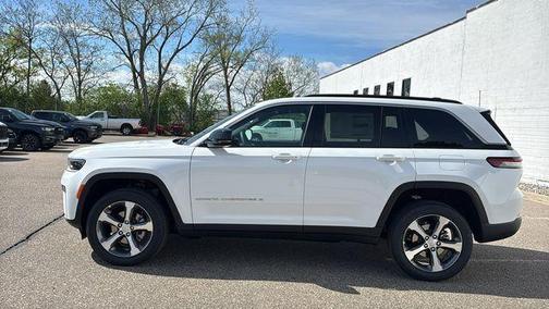 Bright White Clearcoat 2026 Jeep Grand Cherokee Limited
