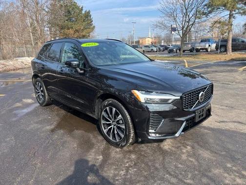 2025 Volvo XC60 B5 Plus