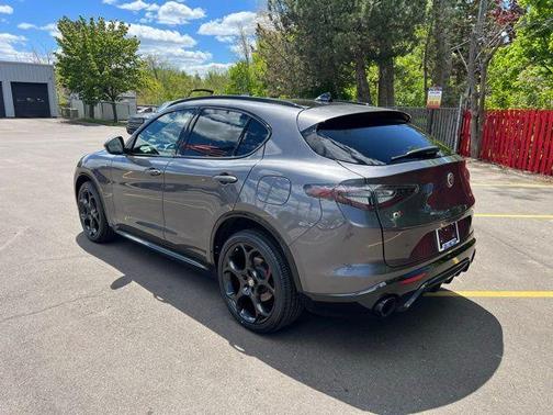 Vesuvio Gray Metallic 2024 Alfa Romeo Stelvio Veloce