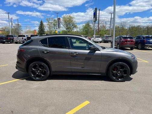 Vesuvio Gray Metallic 2024 Alfa Romeo Stelvio Veloce