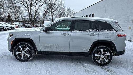 Silver Zynith 2026 Jeep Grand Cherokee Limited