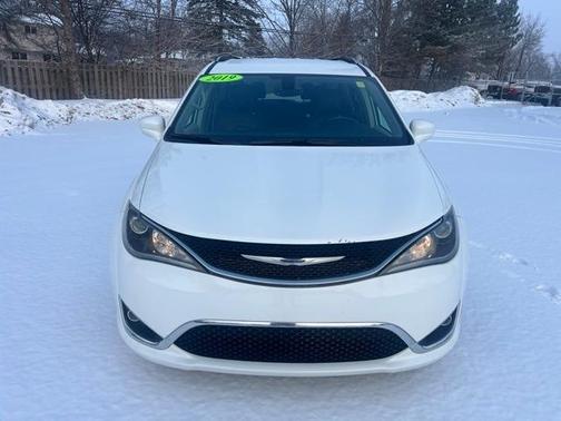 2019 Chrysler Pacifica Touring-L
