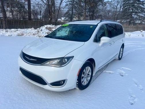 2019 Chrysler Pacifica Touring-L