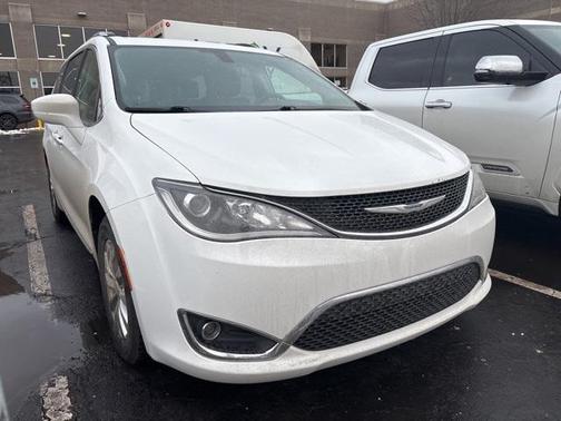 2019 Chrysler Pacifica Touring-L