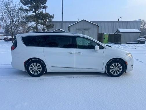 2019 Chrysler Pacifica Touring-L