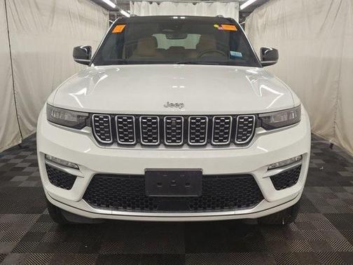 2022 Jeep Grand Cherokee Summit