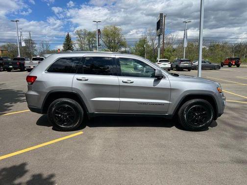 Billet Silver Metallic Clearcoat 2020 Jeep Grand Cherokee Laredo E