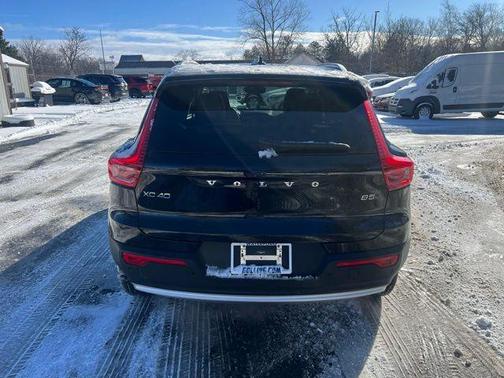 2025 Volvo XC40 B5 Plus Bright Theme