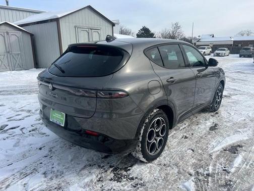 2025 Alfa Romeo Tonale Base