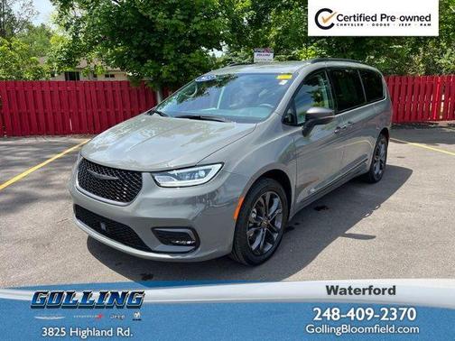 Ceramic Gray Clearcoat 2023 Chrysler Pacifica Touring-L