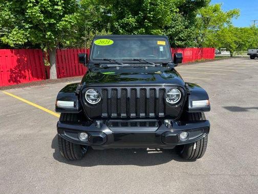 Black Clearcoat 2021 Jeep Wrangler Unlimited Sahara Altitude
