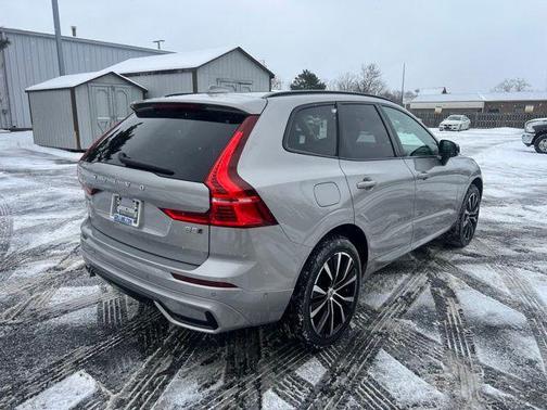 2025 Volvo XC60 B5 Plus