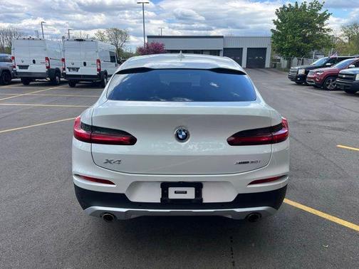 Mineral White Metallic 2021 BMW X4 xDrive30i