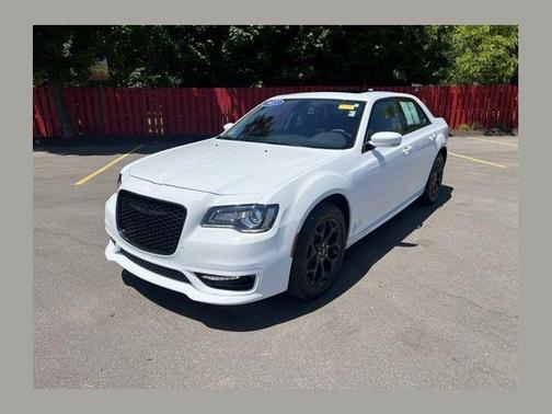 Bright White Clearcoat 2023 Chrysler 300 Touring L