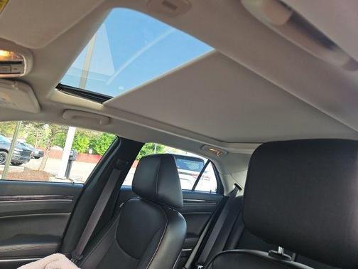 Bright White Clearcoat 2023 Chrysler 300 Touring L