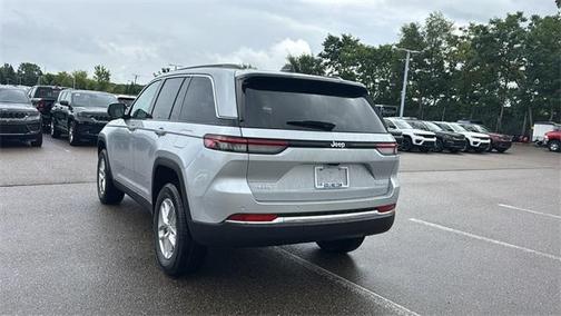 2025 Jeep Grand Cherokee Laredo