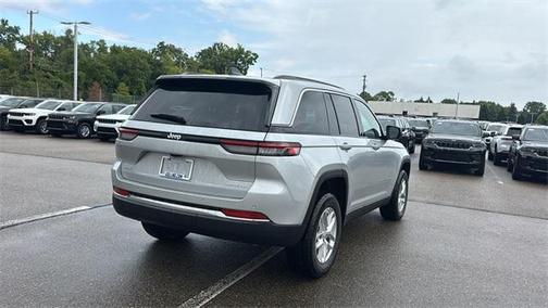 2025 Jeep Grand Cherokee Laredo